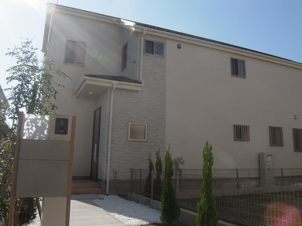 Local appearance photo. Local (11 May 2013) Shooting