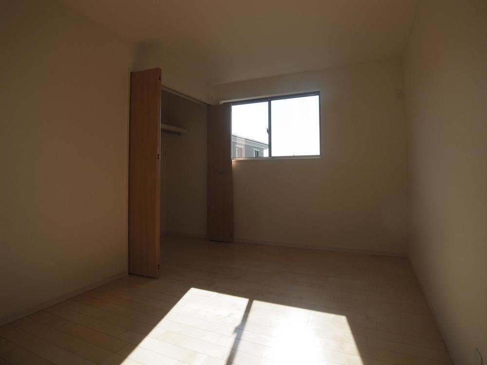 Non-living room. Indoor (11 May 2013) Shooting