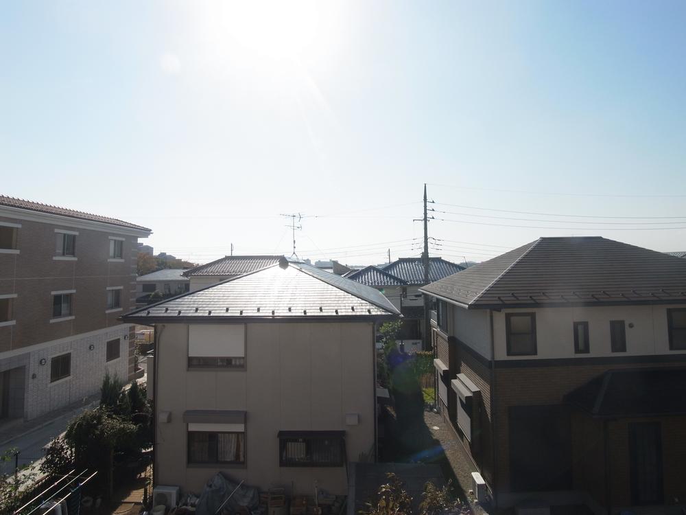 View photos from the dwelling unit. View from the site (November 2013) Shooting