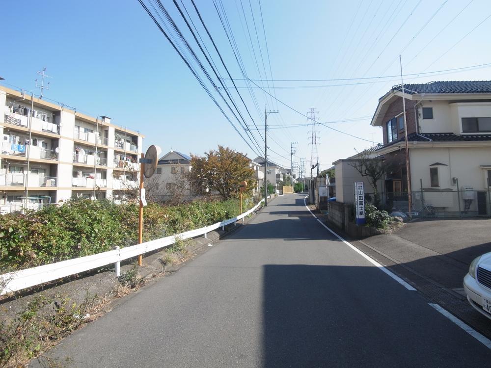 Local photos, including front road. Local (11 May 2013) Shooting