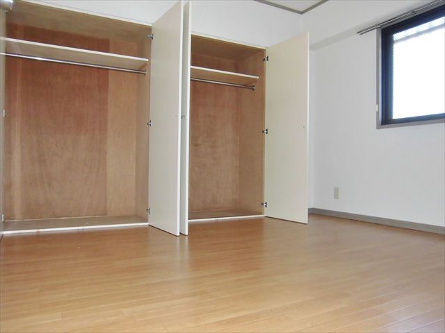 Living and room. Western-style 2 ・ Storage enters plenty.