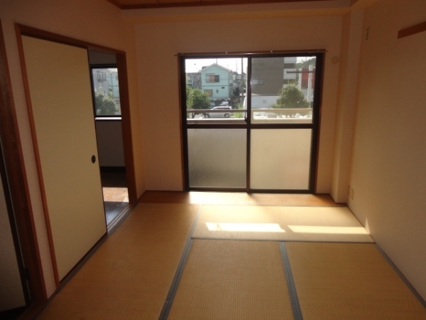 Living and room. The living room is a picture