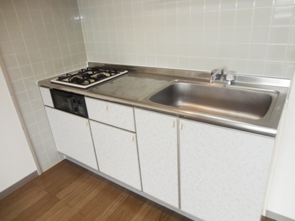 Kitchen. Please see local Come