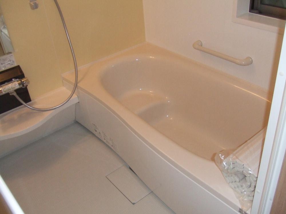 Bathroom. Indoor (12 May 2013) Shooting