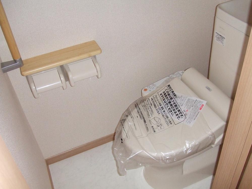 Toilet. Indoor (12 May 2013) Shooting