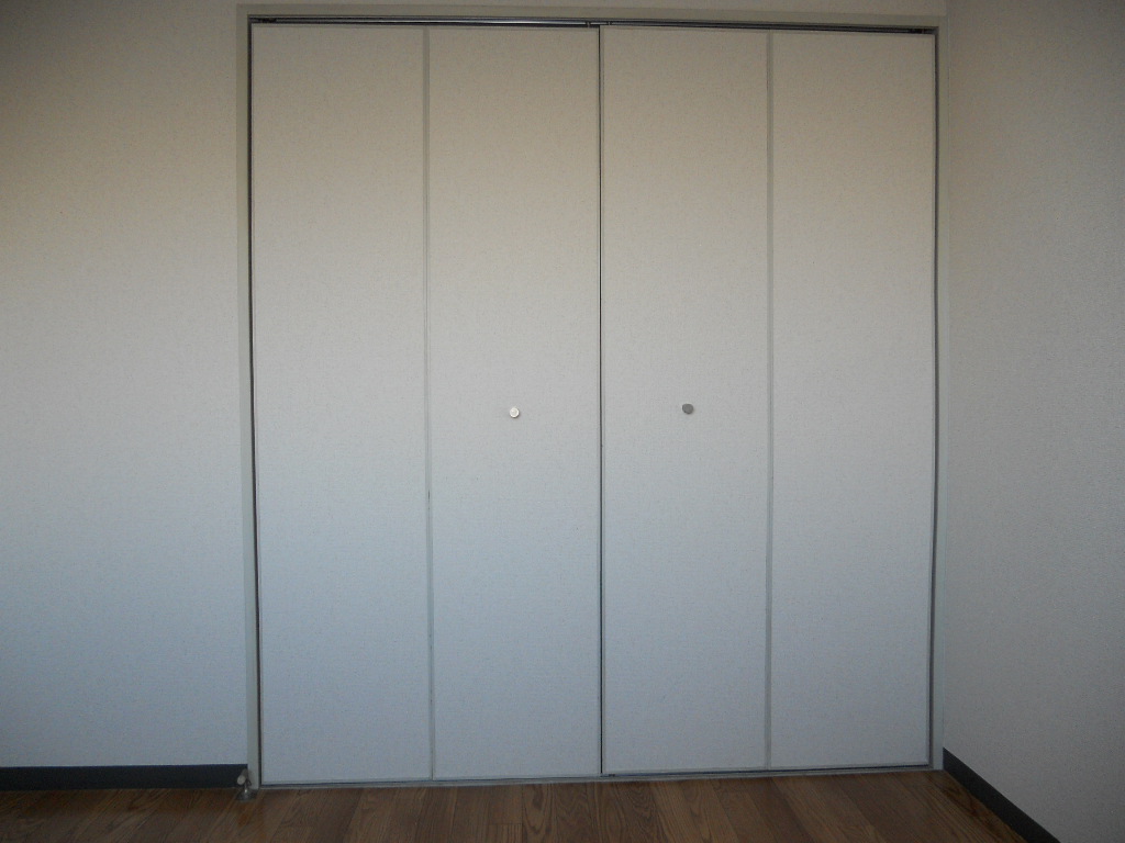 Receipt. 4.5 Western-style housing