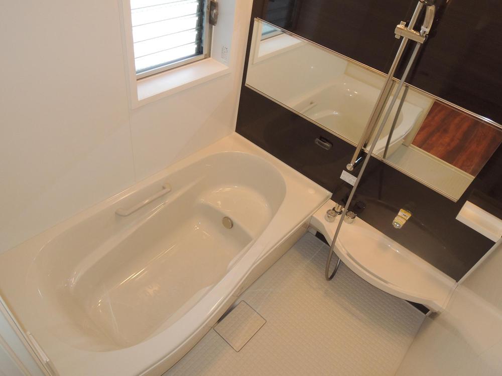 Bathroom. System bus Room (No.3)