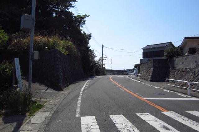 Local photos, including front road. Front road is wide public road.