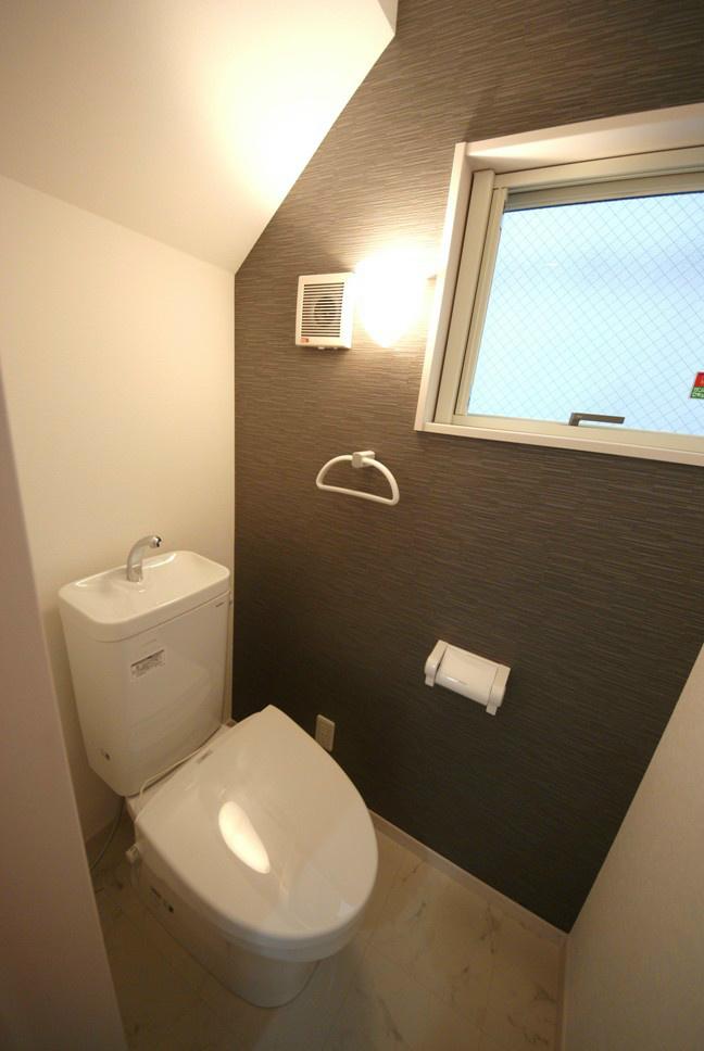 Toilet. The company toilet construction cases