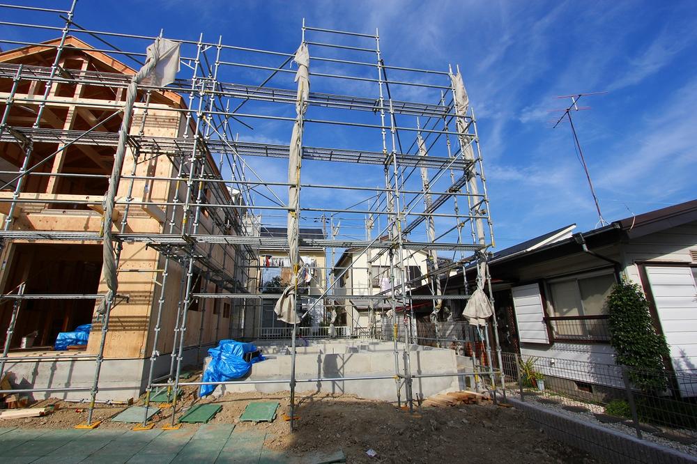 Local appearance photo. Local (12 May 2013) Shooting