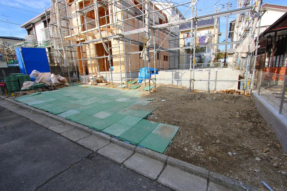 Parking lot. Local (12 May 2013) Shooting