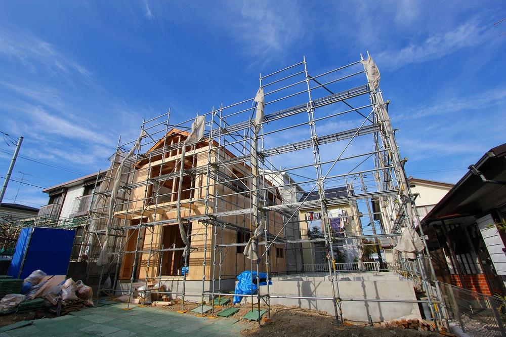 Local appearance photo. Local (12 May 2013) Shooting