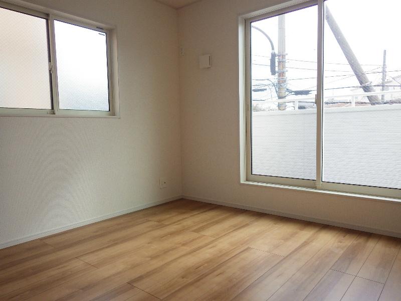 Non-living room. Western-style construction cases