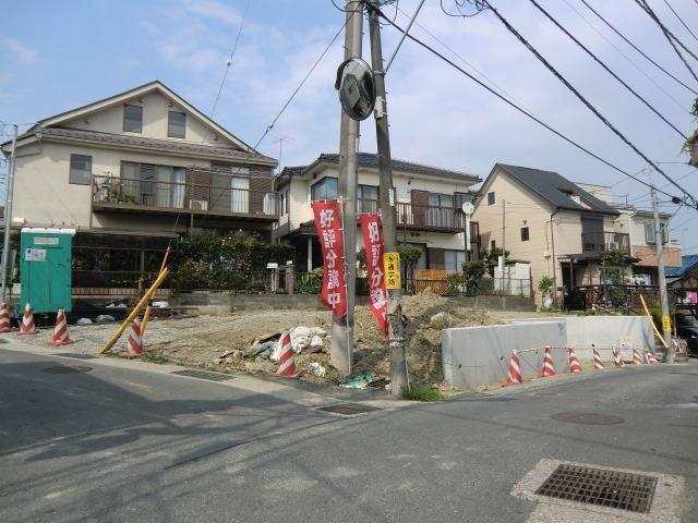 Other. For the corner lot, There is also a feeling of freedom!