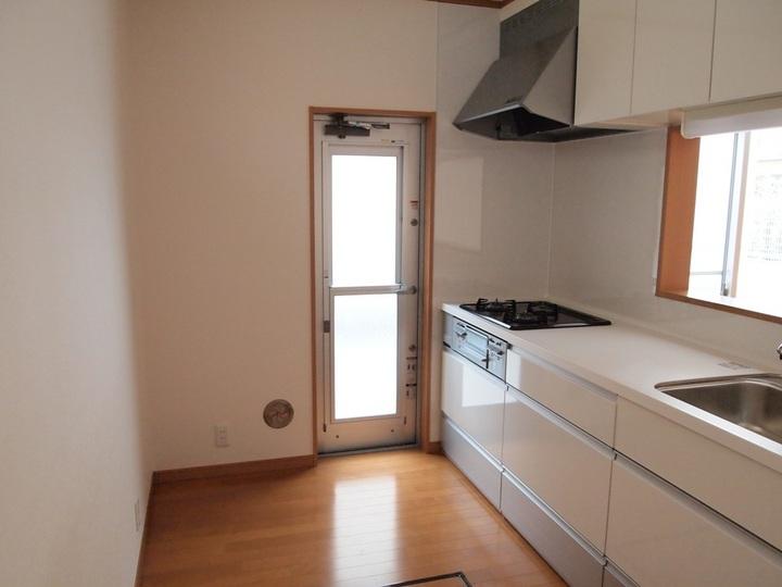 Same specifications photo (kitchen)