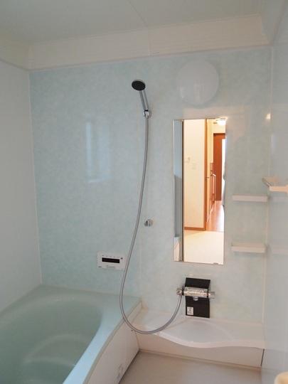 Same specifications photo (bathroom)