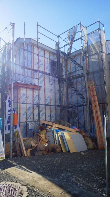 Local photos, including front road. Parking one Bun'yu