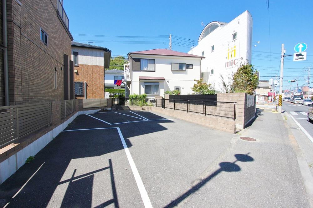 Local appearance photo. Local (09 May 2013) Shooting