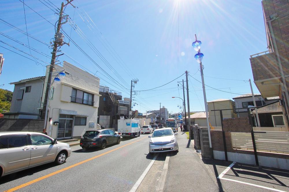 Local photos, including front road. Local (09 May 2013) Shooting