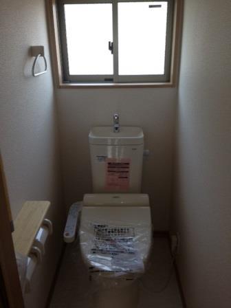 Toilet. Indoor (September 2013) Shooting