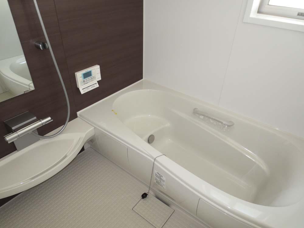 Bathroom. Indoor (March 2013) Shooting