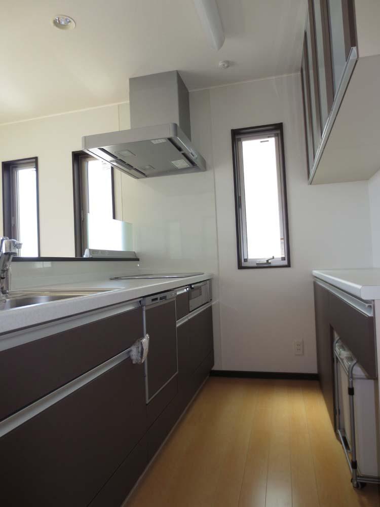 Kitchen. Indoor (March 2013) Shooting