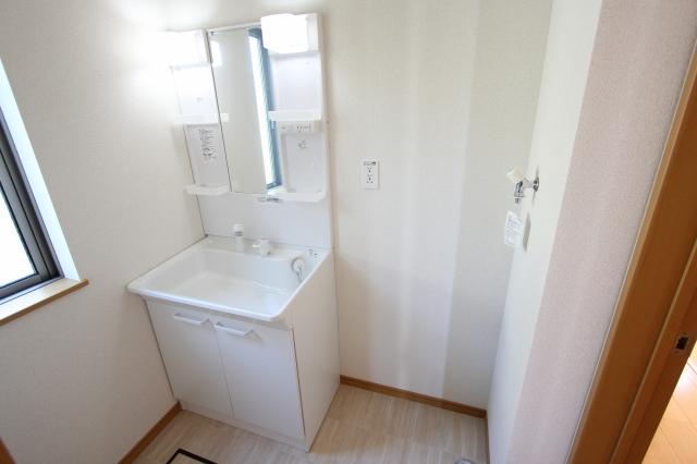 Same specifications photo (bathroom)