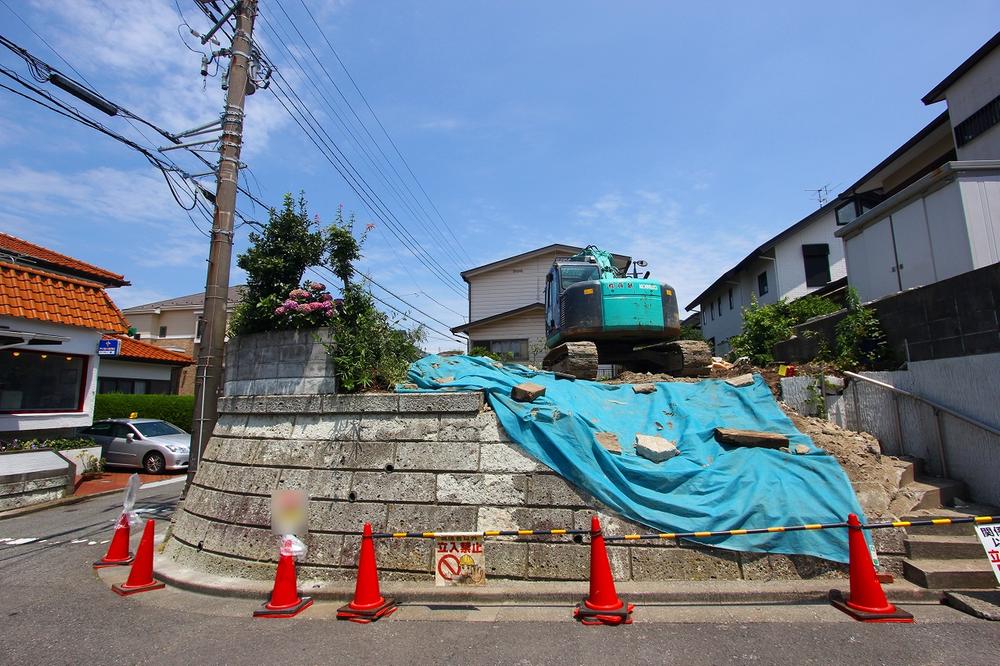 Local appearance photo. Local (07 May 2013) Shooting