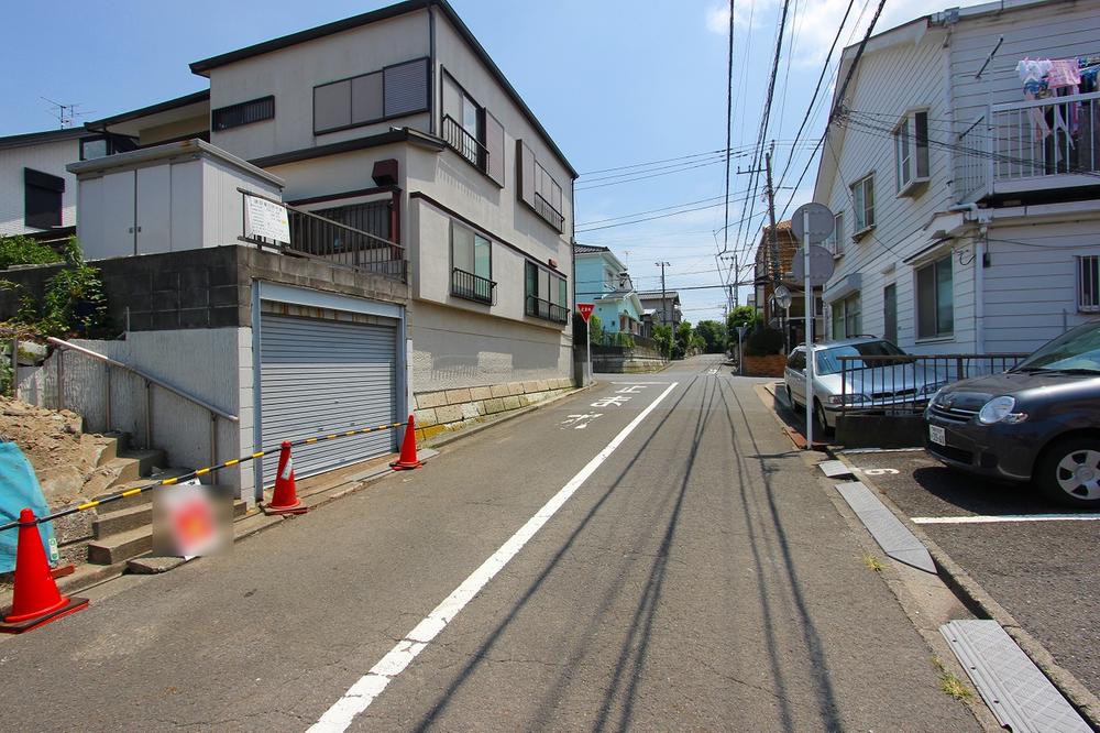 Local photos, including front road. Local (07 May 2013) Shooting