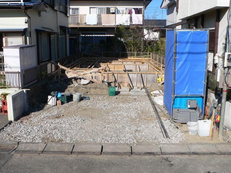 Local appearance photo. Local (12 May 2013) Shooting