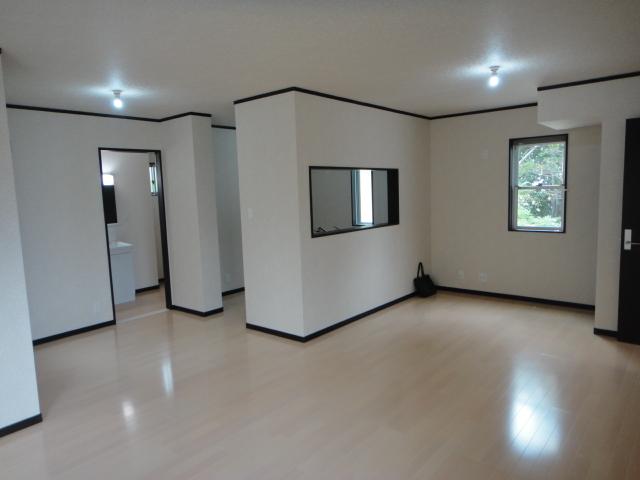 Living. LDK is spacious with about 19 Pledge.