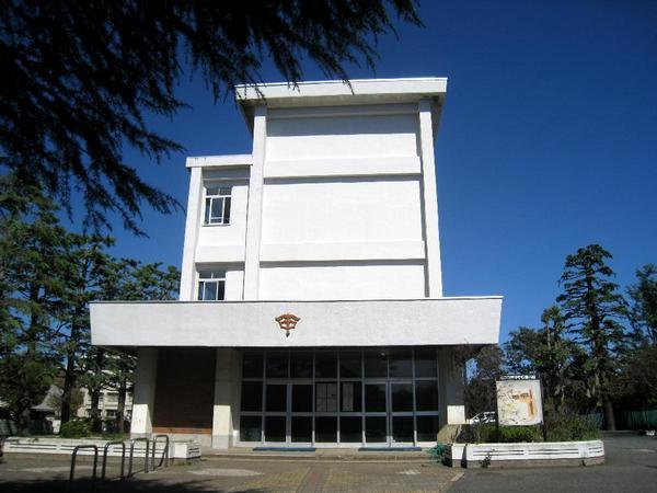 Junior high school. 866m to Yokosuka Municipal Taura junior high school