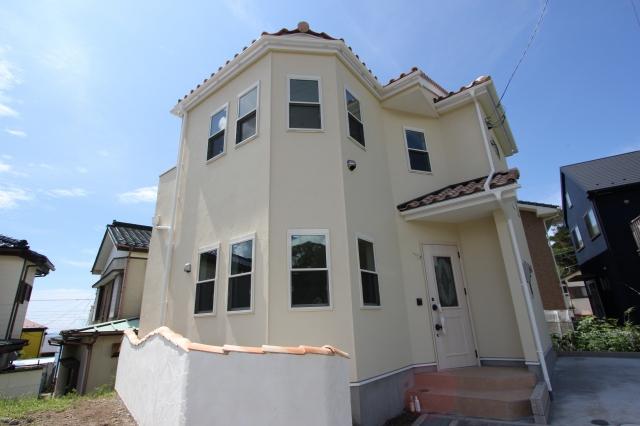 Local appearance photo. Local (09 May 2012) shooting