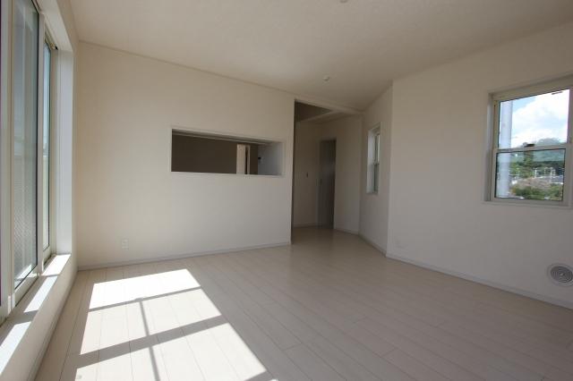 Living. Indoor (09 May 2012) shooting Yang per well of living