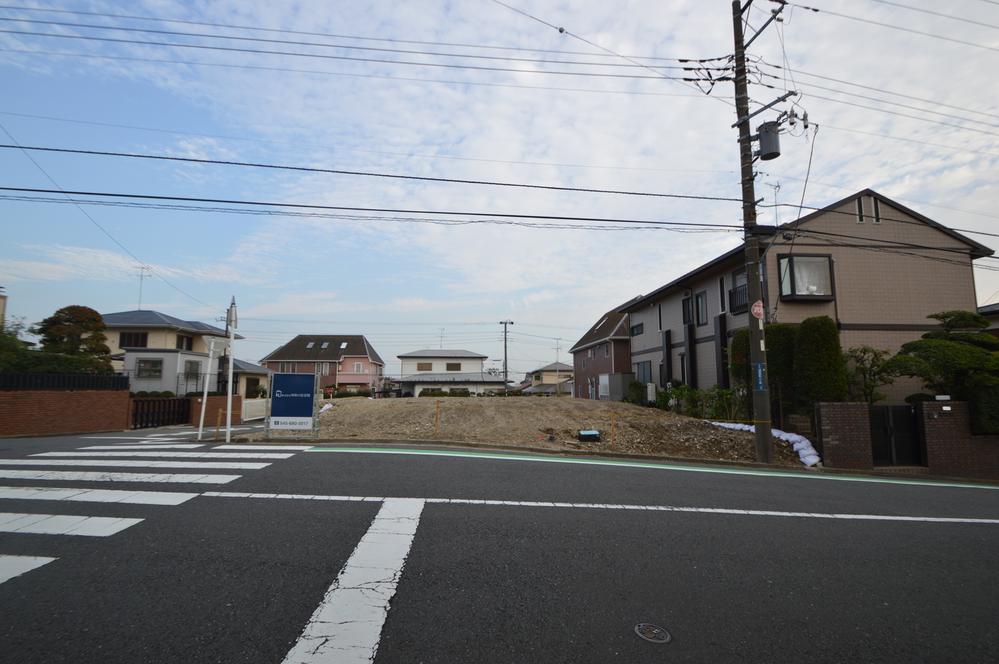 Local photos, including front road. Certainly once please see the local. (Local photo)