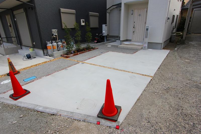 Parking lot. Local (12 May 2013) Shooting