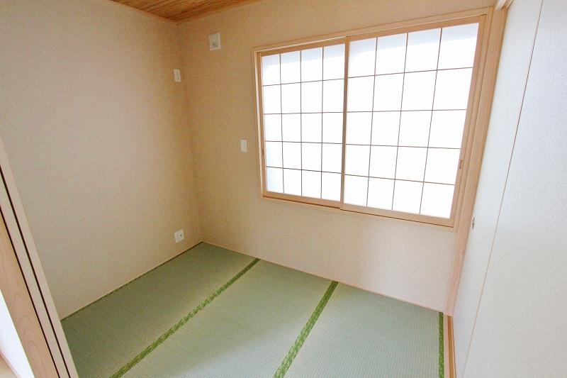 Non-living room. Indoor (12 May 2013) Shooting