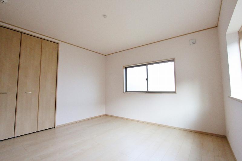 Non-living room. Indoor (12 May 2013) Shooting