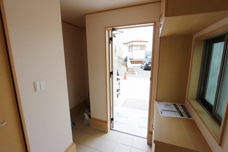 Entrance. Local (12 May 2013) Shooting