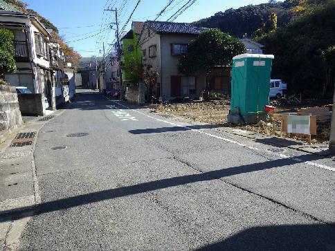 Local photos, including front road. Front road is quite spacious 6.8m width