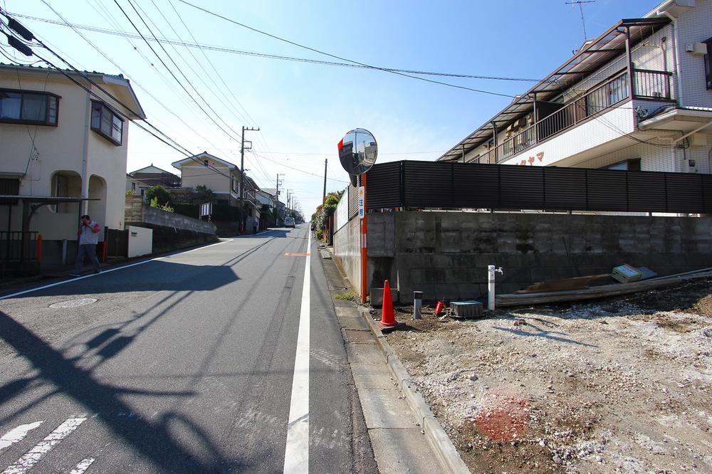 Local photos, including front road. Local (10 May 2013) Shooting