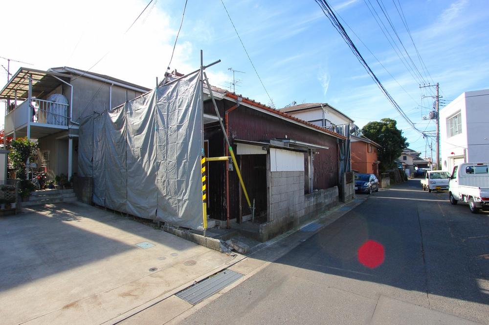 Local appearance photo. Local (12 May 2013) Shooting