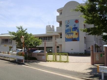 Primary school. 300m to Yokosuka Tateno Hihigashi Elementary School