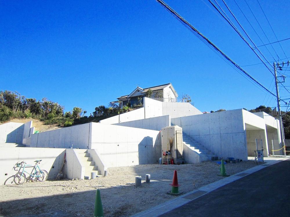 Local photos, including front road. Local (11 May 2013) Shooting