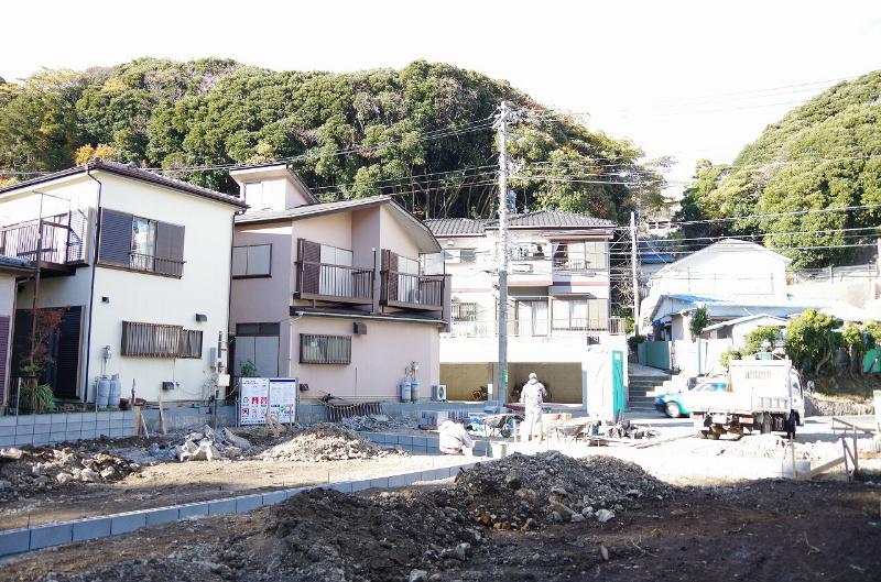 Local appearance photo. Two car space!