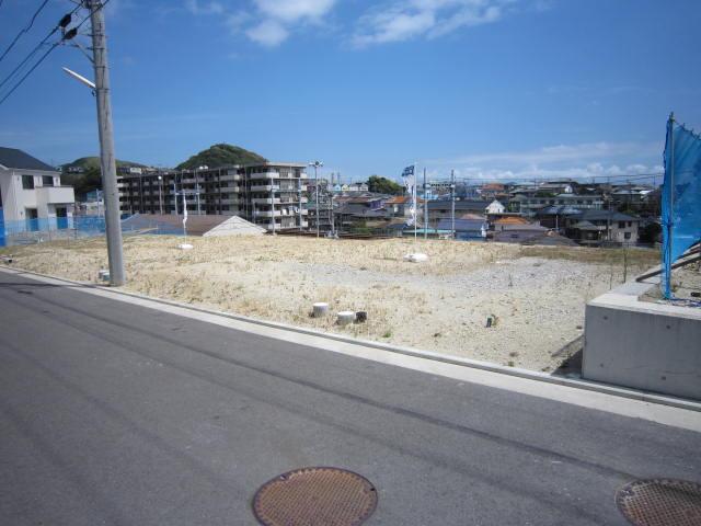 Local land photo. C9 compartment is northwest road