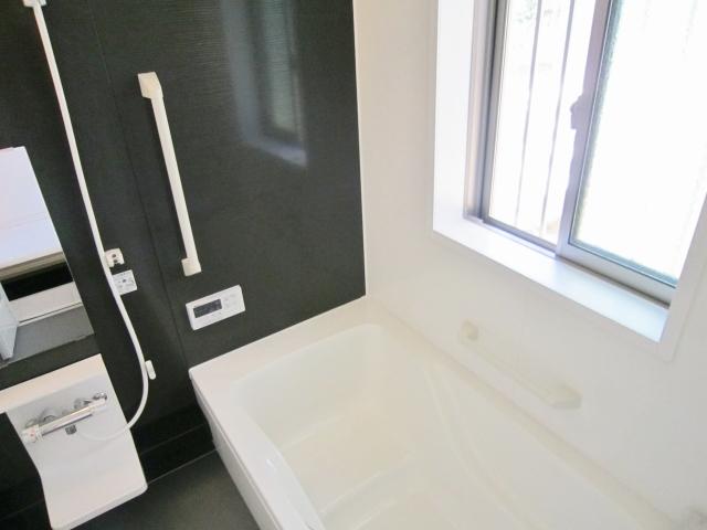 Same specifications photo (bathroom)