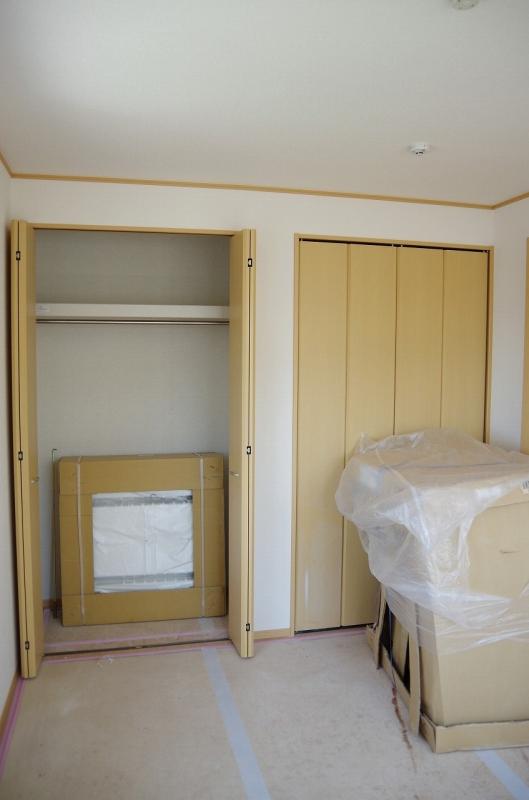 Non-living room. Storage lot