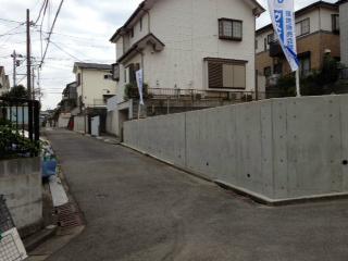 Local photos, including front road. Person's point of view is also not worried