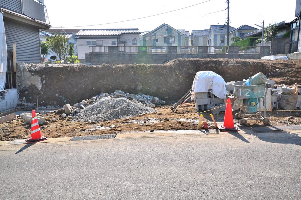 Local appearance photo. Local (11 May 2013) Shooting